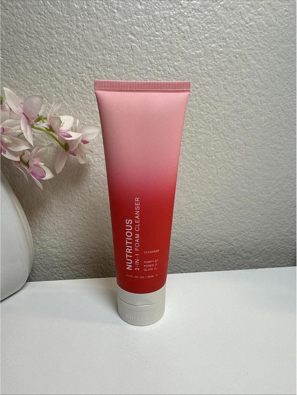 New Estee Lauder Nutritious 2-in-1 Foam Cleanser - Size 4.2 Oz. / 125mL
